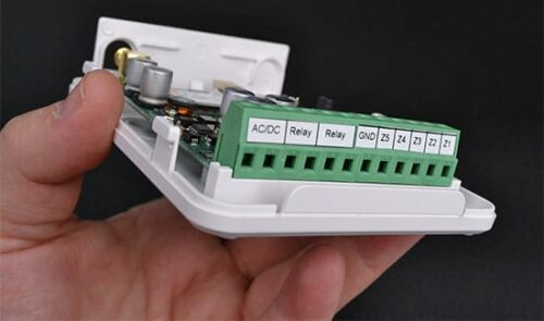 GSM ovladač pro brány, vrata a závory, ESIM320